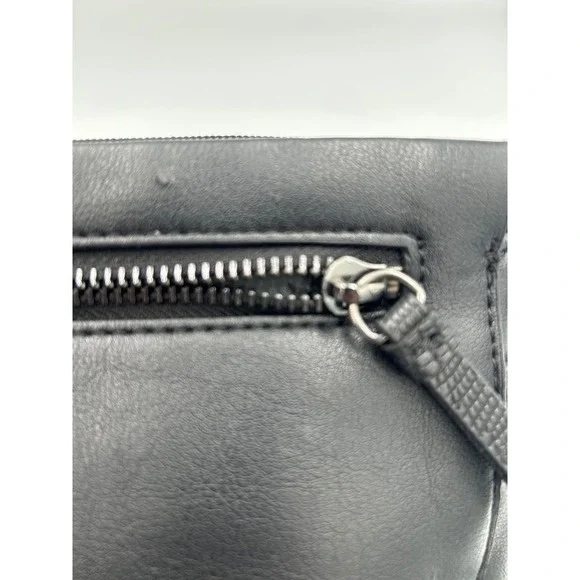 Simply Vera Faux Leather‎ Crossbody Bag Chain Strap Zipper Pocket - Picture 8 of 8